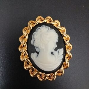 Elegant Gold and Black Cameo Scarf Clip